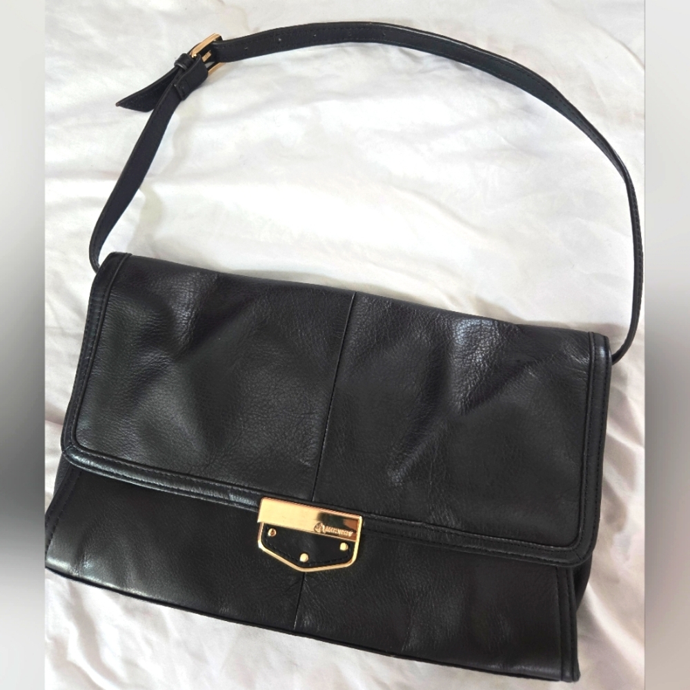 B Makowsky Leather Purse